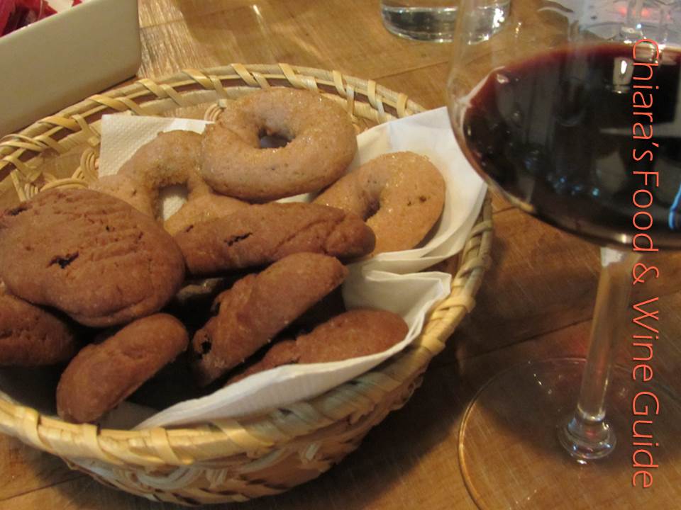 passito and cookies at Antonelli winery