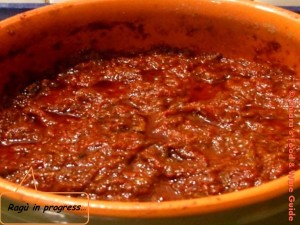 rag&ugrave; napoletano